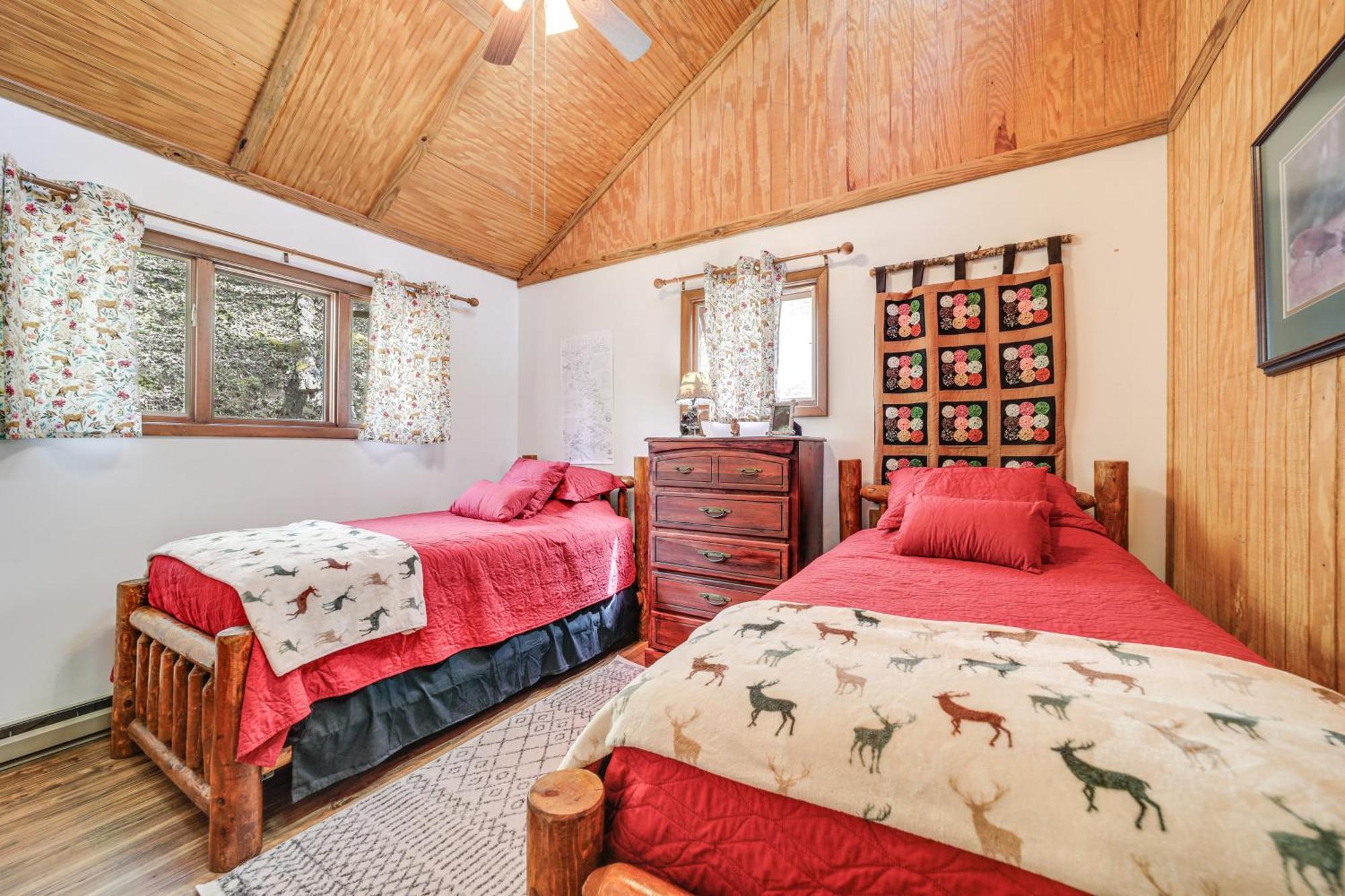 Creekside Whittier Cabin With Fire Pit Near Hiking! Esterno foto